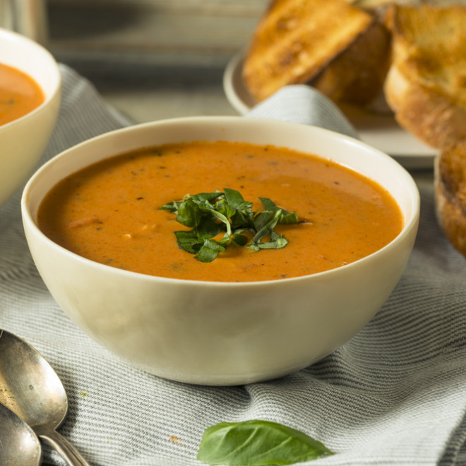 Soupe marine et ses profiteroles fourrées à la sauce rouillée