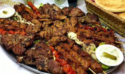 طبق مشاوي متنوع